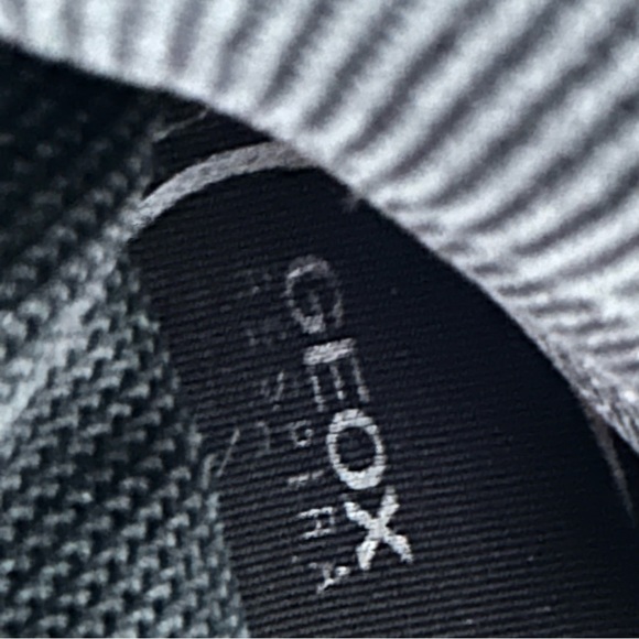 Sz 7 GEOX Isotte Black Leather Platform Boots, Like New - Picture 6 of 8